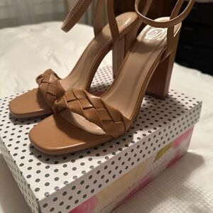 Elegant Tan Women's Heels